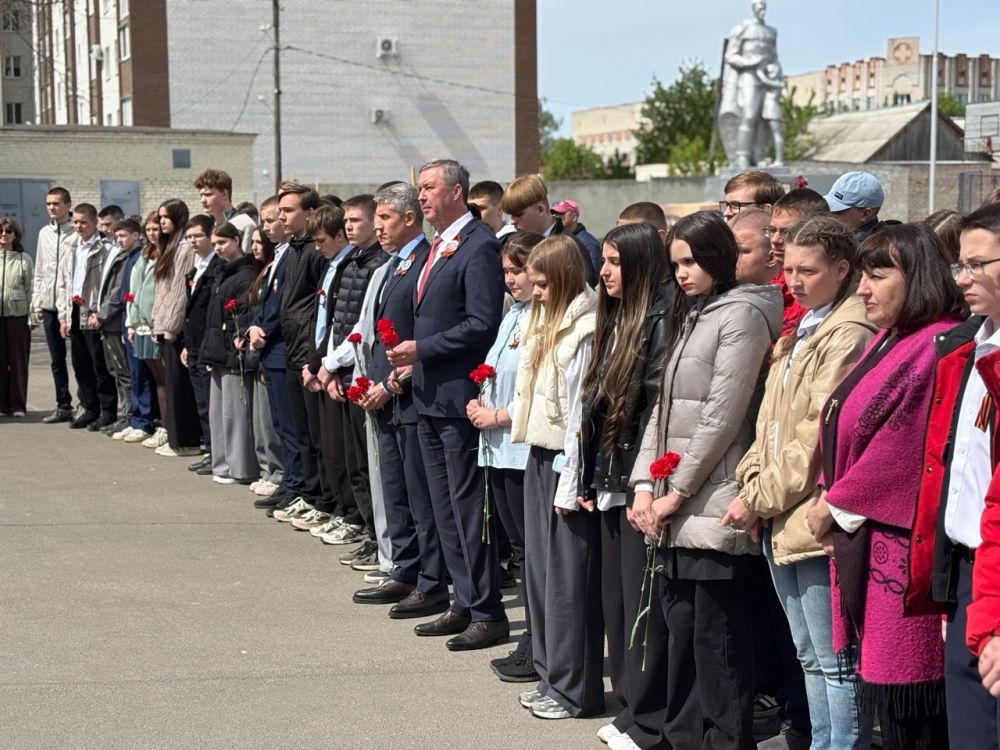 Сегодня, 6 мая 2025 года, в МБОУСОШ № 4 им. В.И. Ленина состоялся митинг, посвященный открытию мемориальной доски выпускнику школы Сергею Сергеевичу Гордееву, погибшему при исполнении воинского долга в спецоперации на...