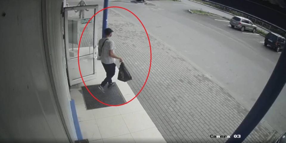 Житель Брянска вынес сварочный аппарат из магазина, но попал на видео