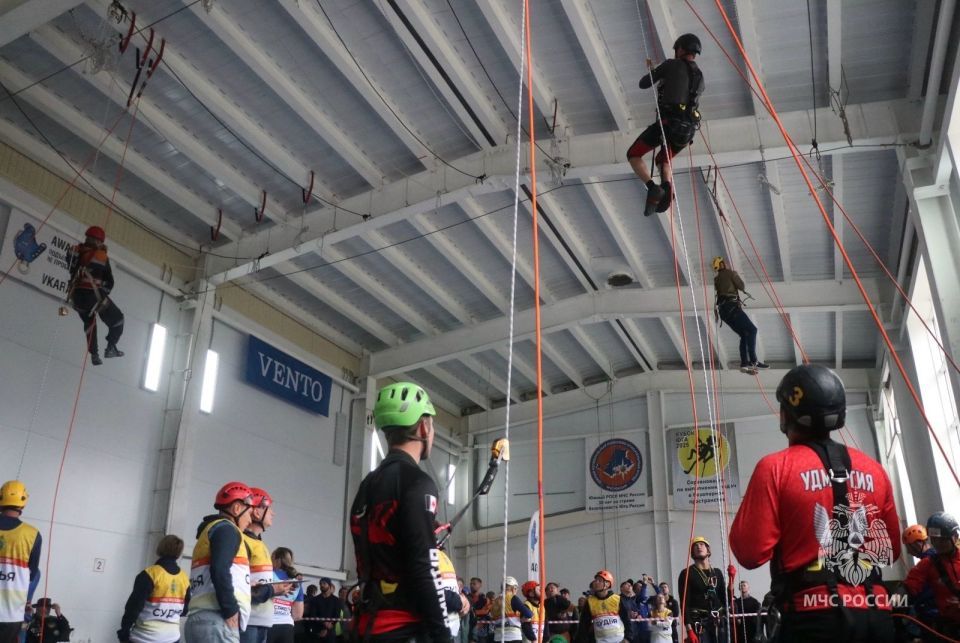 Команды преодолели заключительную дистанцию чемпионата МЧС России по многоборью спасателей