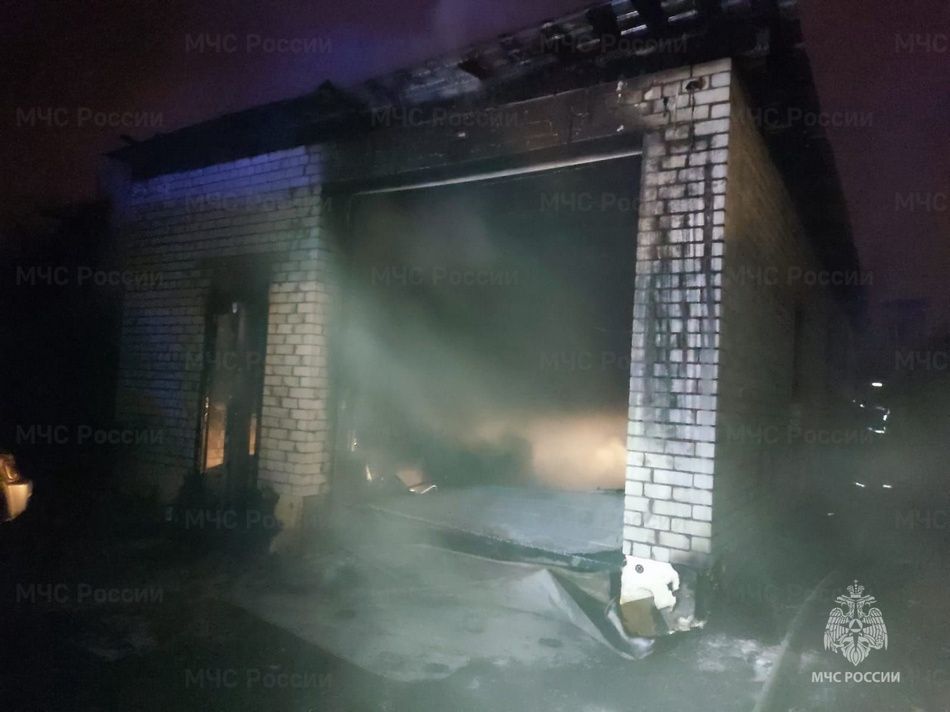 Смерть в гараже. При пожаре в брянском селе Супонево погиб молодой мужчина