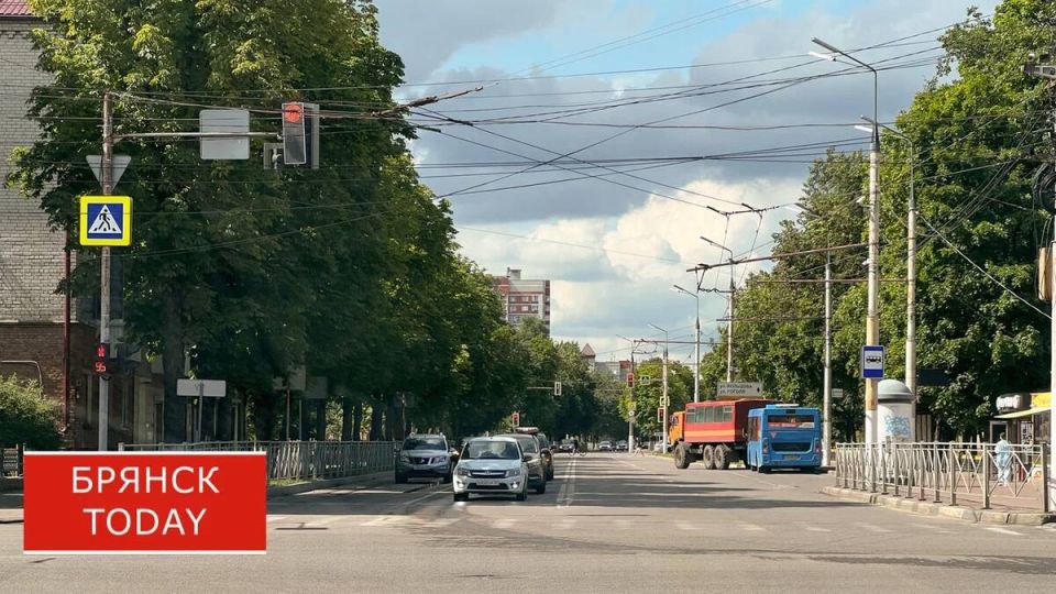 В Дятьково автомобиль сбил перебегавшую дорогу 15-летнюю девушку