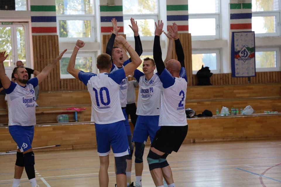 Брянские динамовцы заняли третье место на Всероссийских соревнованиях по волейболу