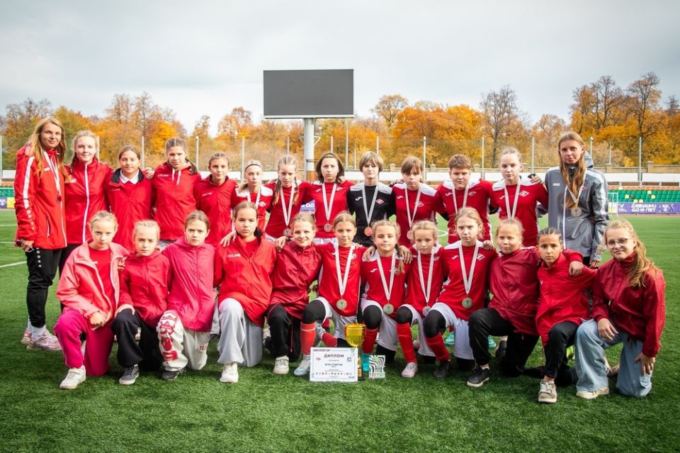 Две юные футболистки из Брянска стали лучшими на турнире в Казани