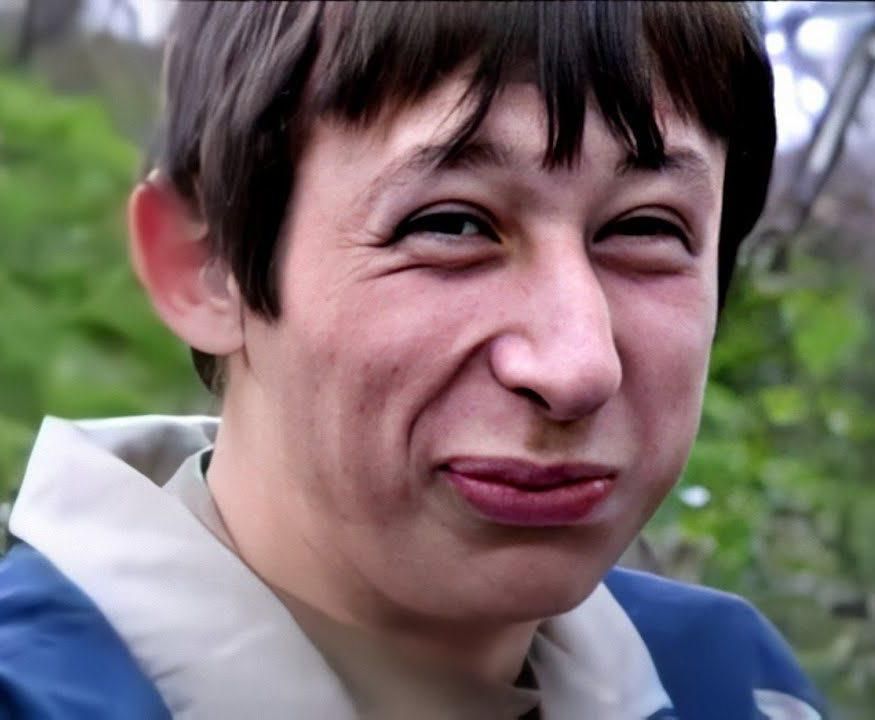       :