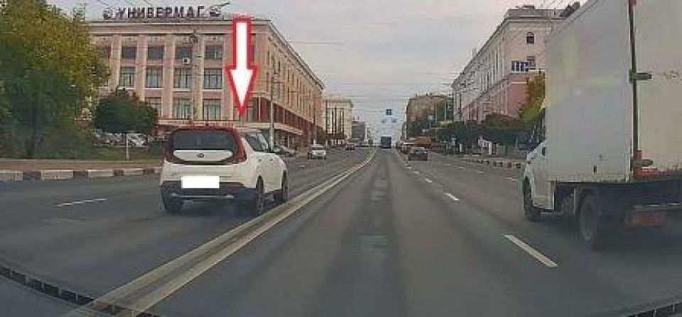 Брянец прокатился по встречке на проспекте Ленина