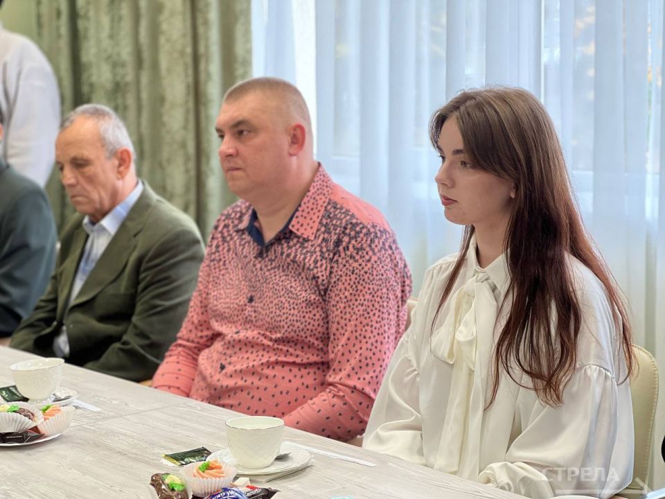 В Брянске в преддверии Дня отца прошла торжественная церемония вручения медали «Отец солдата»