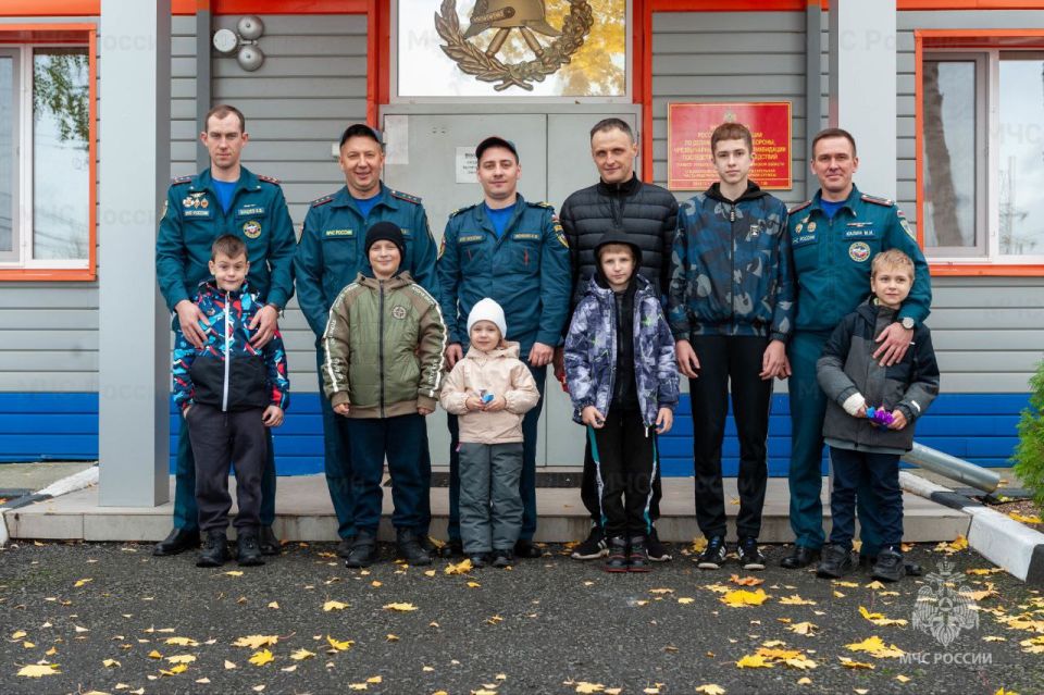 Отцы на передовой: герои МЧС России дома и на службе