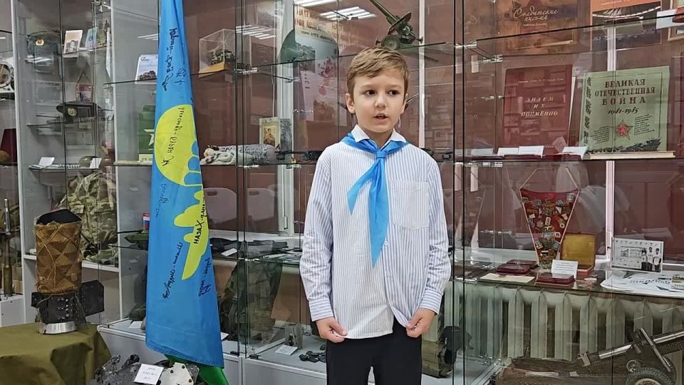 В День отца, дети участников специальной военной операции искренне поздравляют своих родных с этим праздником