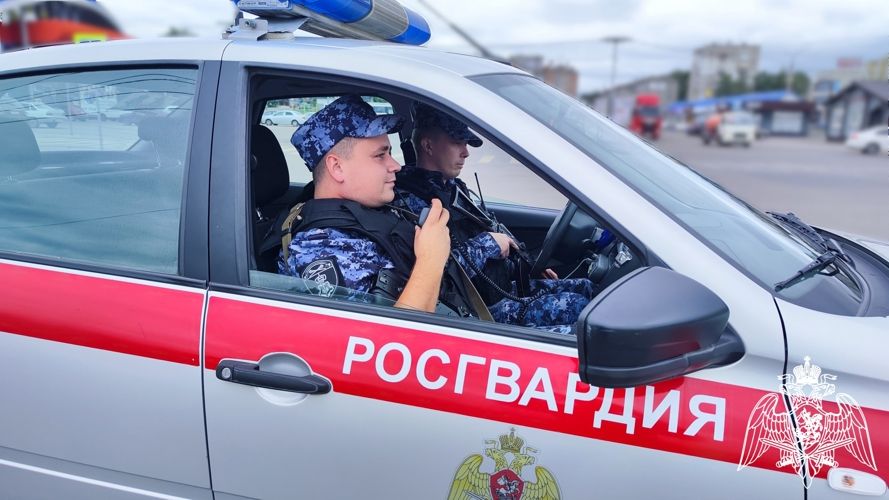 Росгвардейцы задержали грабительницу в одном из брянских магазинов