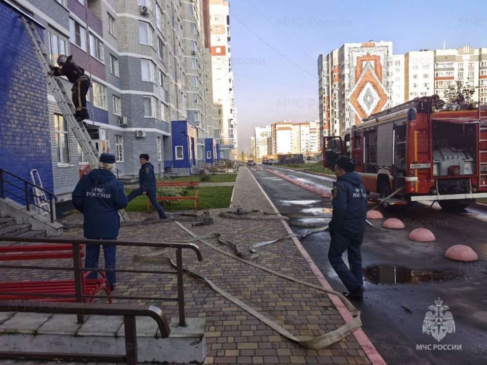 Из многоэтажки по Войстроченко в Брянске эвакуировали людей