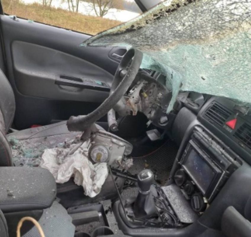 Дрон-снайпер ВСУ атаковал два автомобиля на брянской трассе