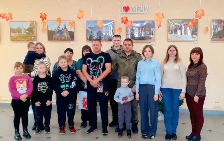 Традиционно, в третье воскресенье октября в России отмечают День отца – праздник, наполненный теплом и благодарностью