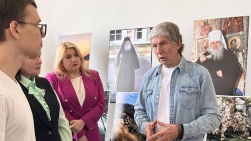 В Дубровке открылась выставка Костаса Асимиса