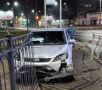 В Брянске на Новостройке водитель «Субару» протаранил ограждение: работало МЧС