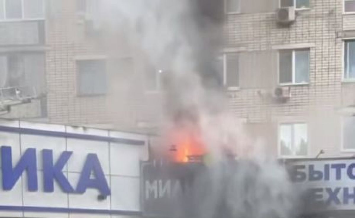 Загорелся брянский магазин «Электроника»