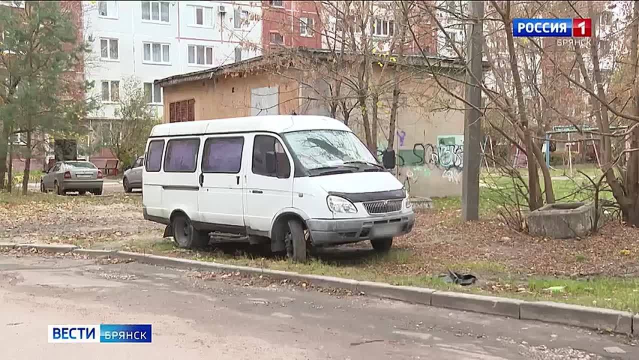 В Брянске сотрудники ДПС продолжают борьбу с нарушителями правил парковки