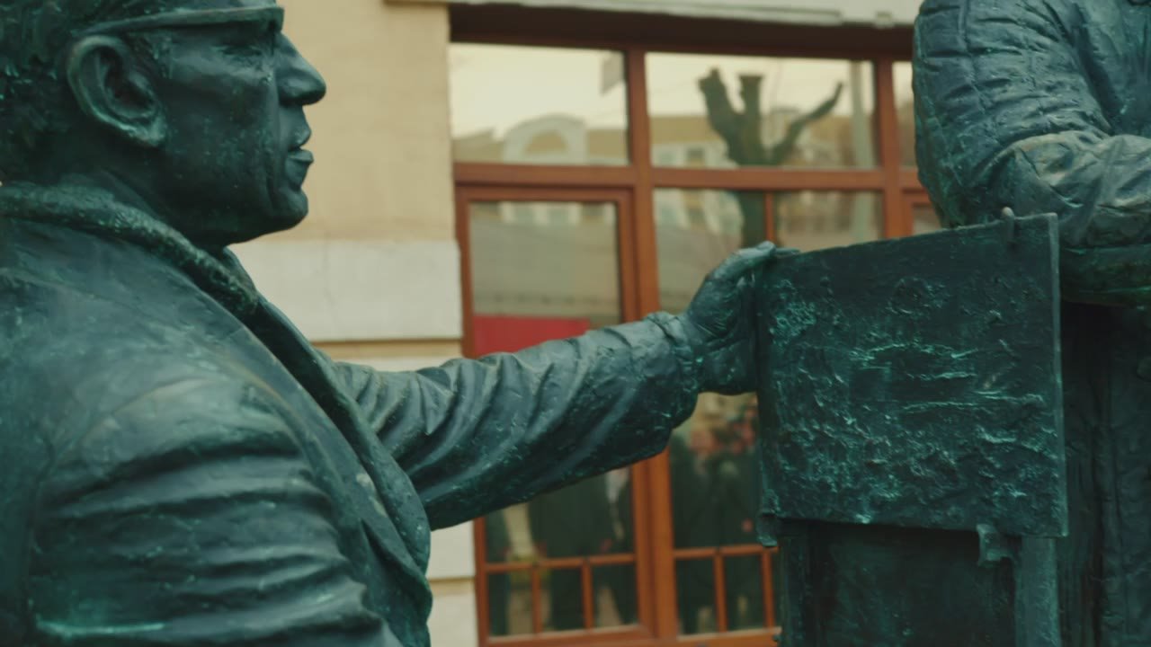 В Брянске произошло историческое событие— открытие памятника Народным художникам СССР, академикам Российской академии художеств, Почетным гражданам города Брянска и Брянской области Алексею Петровичу и Сергею Петровичу...