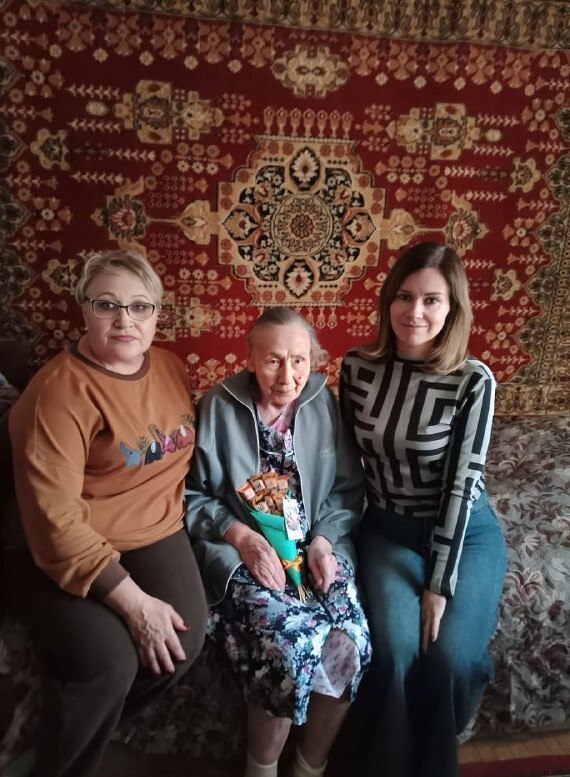 28 октября в России отмечается день, когда мы с особой теплотой вспоминаем и благодарим бабушек и дедушек