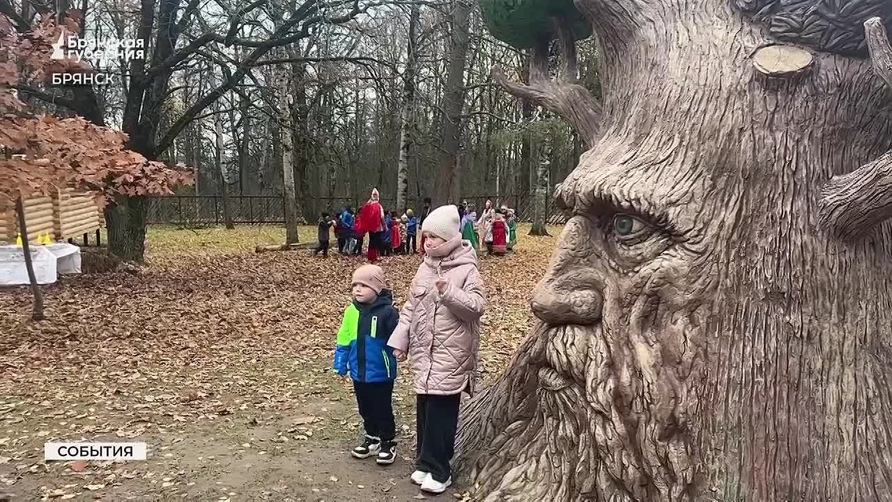 Парковый сезон на аллеях давно завершён, на улицах царит тишина, но за сказочными воротами всегда ждут юных гостей