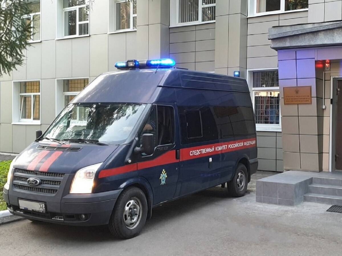 СК расследует гибель женщины при ударе ВСУ по жилому дому в Выгоничах