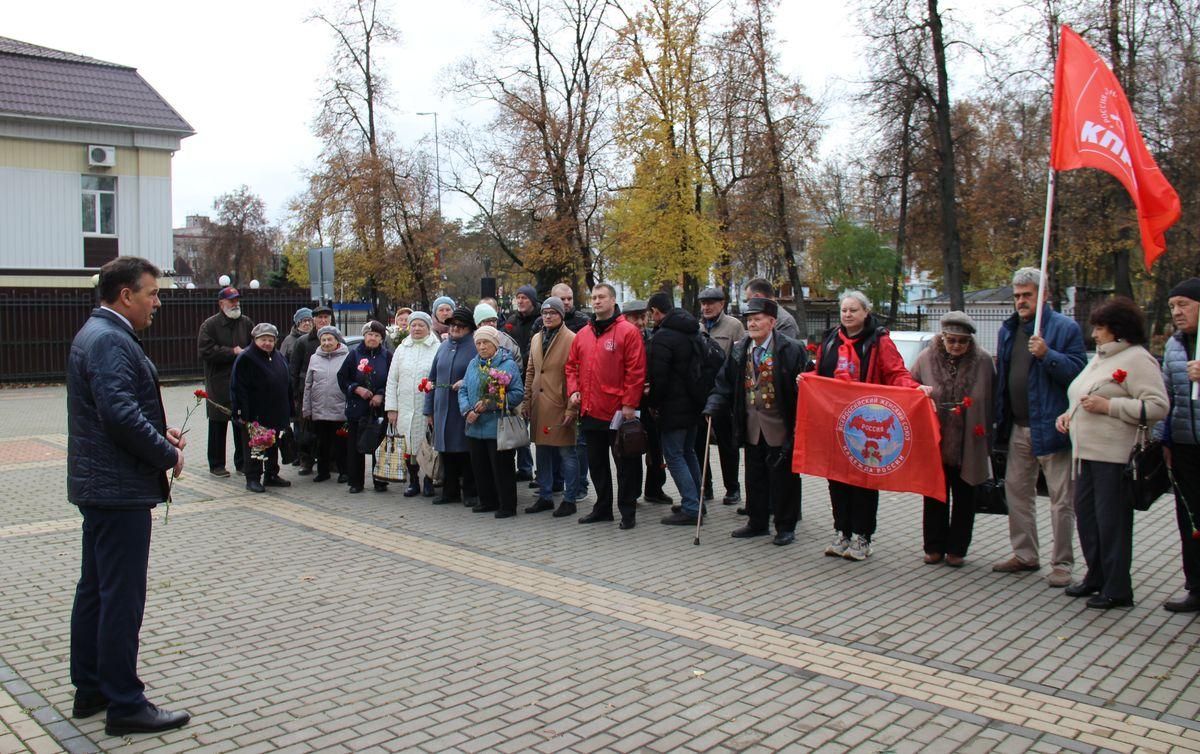 «Взвейтесь кострами!» — брянцы отметили день рождения Ленинского комсомола