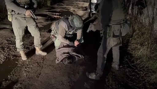 В Брянске при силовой поддержке спецназа Росгвардии задержан подозреваемый в нападении на полицейского