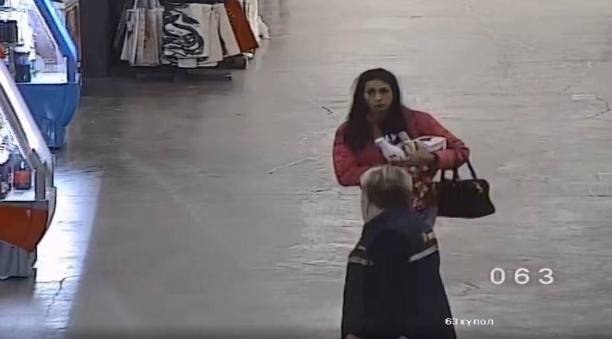 В Брянске задержали ночную воровку с чужими носками и кремом