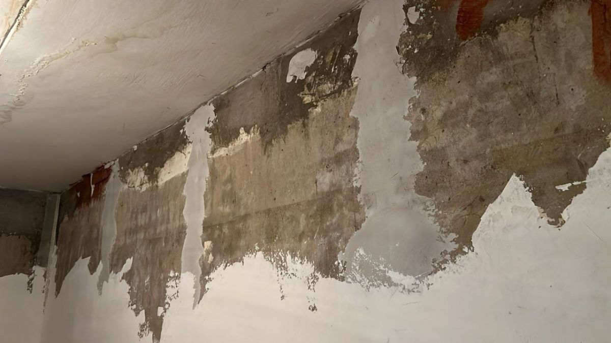 Герой без крыши: в Брянске участник СВО просит УК отремонтировать дырявую кровлю