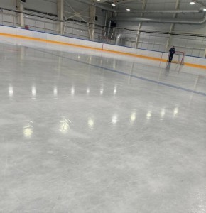 Подготовка льда в Ледовом Дворце «Пересвет»