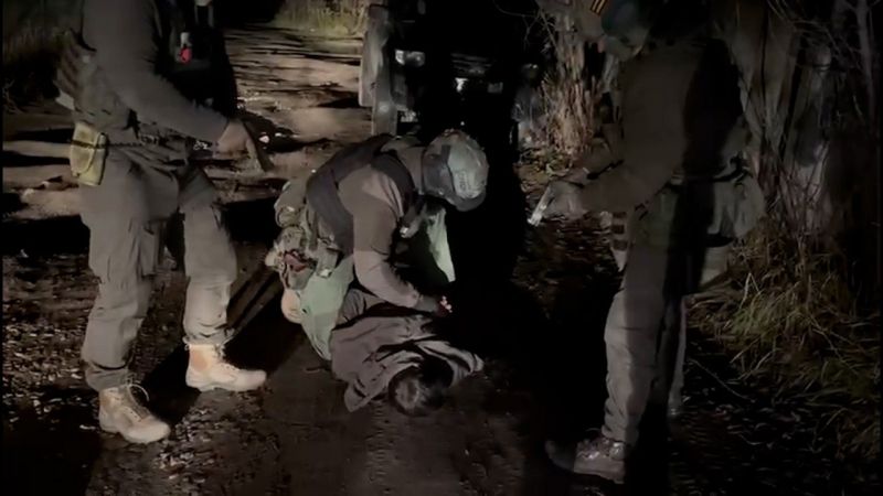 В Брянске возбуждено уголовное дело в отношении мужчины, напавшего на полицейского