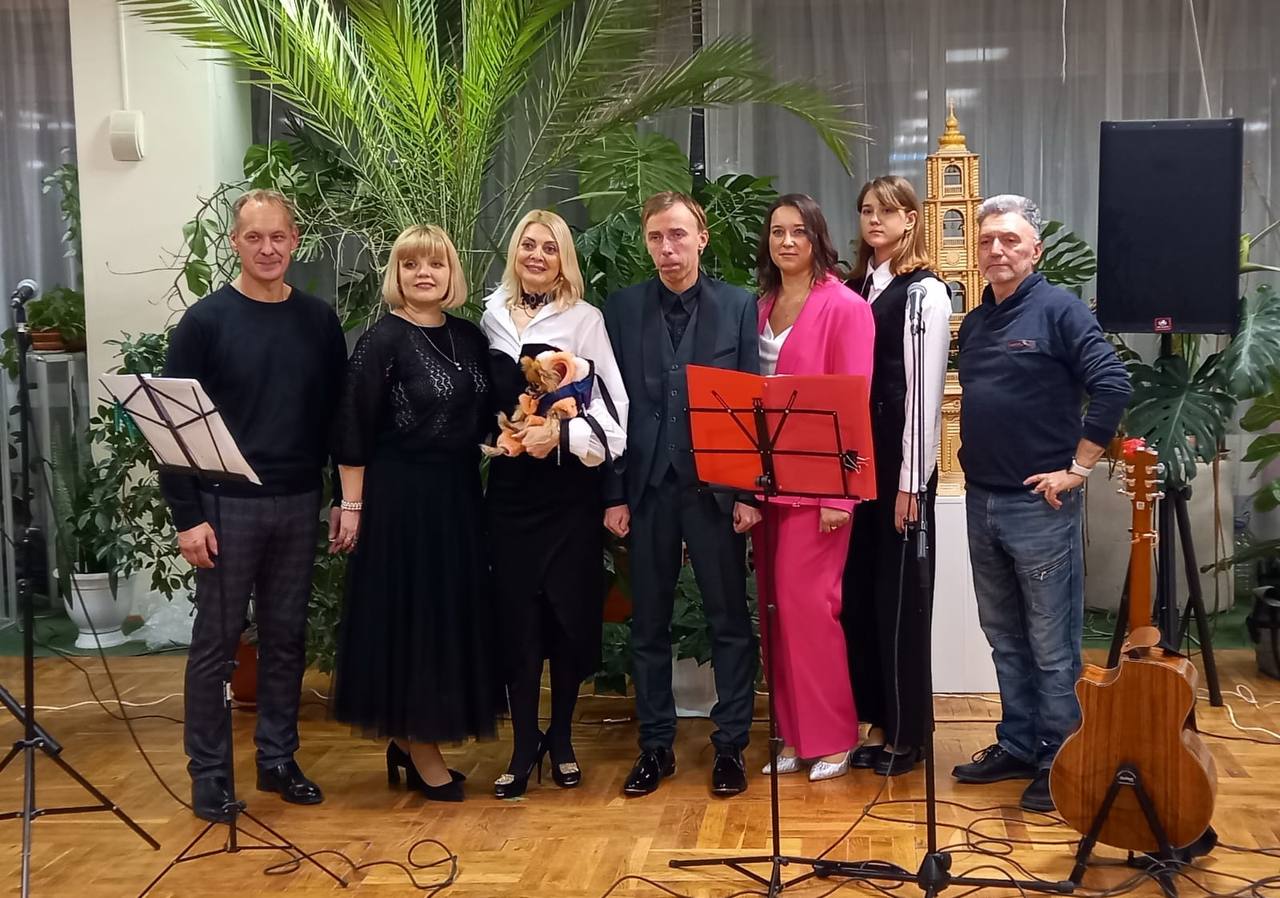 2 апреля Музей дятьковского хрусталя распахнул свои двери для всех желающих принять участие во всероссийской акции «Ночь искусств», посвященной Дню народного единства