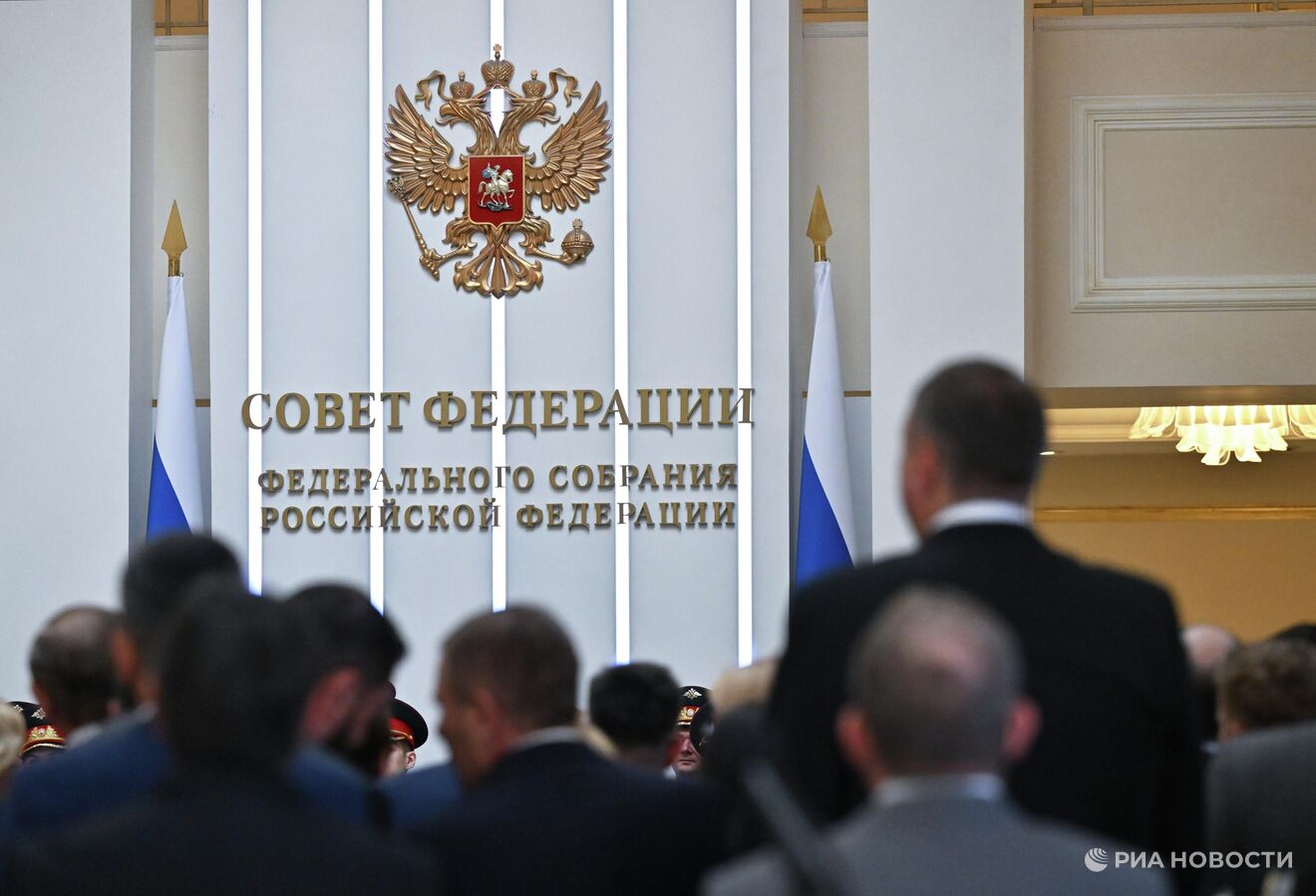 В СФ предложили дать надбавки к зарплате врачам и учителям в приграничье