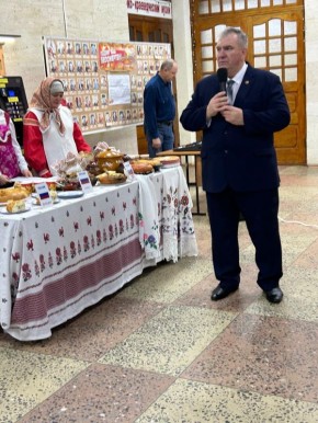 Сергей Лавокин: Насколько яркой и разнообразной может быть гастрономическая палитра нашей Родины, довелось узнать гостям I районного фестиваля национальной кухни народов РФ «Россия хлебосольная»