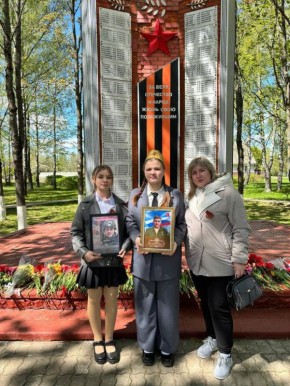 Юная брянчанка Виктория Лебедева встретилась с Владимиром Путиным на Красной площади