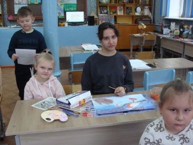 В Центре детского творчества 02 ноября обучающиеся изостудии «Палитра» приняли участие в викторине «Моя любимая Россия» которая позволила расширить представление детей о России, закрепить знания о Российской символике, а...