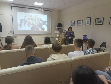 31 октября обучающиеся 8 б класса МБОУ-СОШ № 7 посетили детскую библиотеку