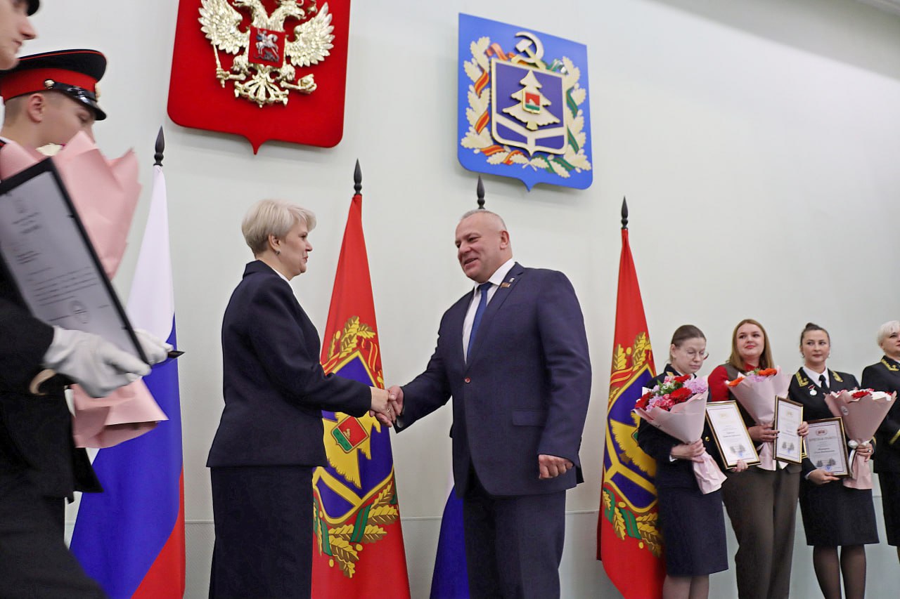 В Хрустальном зале областного Правительства прошло торжественное мероприятие, посвящённое работникам судебной системы региона