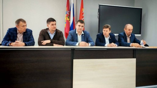 Александр Исаев: В рамках рабочей встречи на территории Климовского района провели прием сенаторы РФ - Попадайло Василий Васильевич Деньги Вадим Евгеньевич