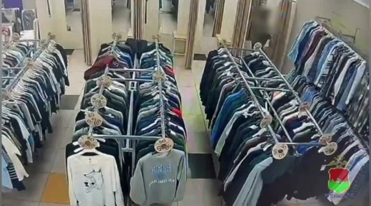 Холодает.... В Брянске парень украл из магазина куртку за 7000 рублей Случай произошел в Бежицком районе. Один из покупателей решил обновить свой гардероб, не оплачивая понравившуюся вещь. Парень выбрал куртку стоимостью...