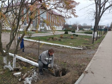 В Климово у здания Центра дополнительного образования появится новый забор
