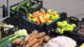 Жители Брянска купили свежие овощи и фрукты на ярмарках