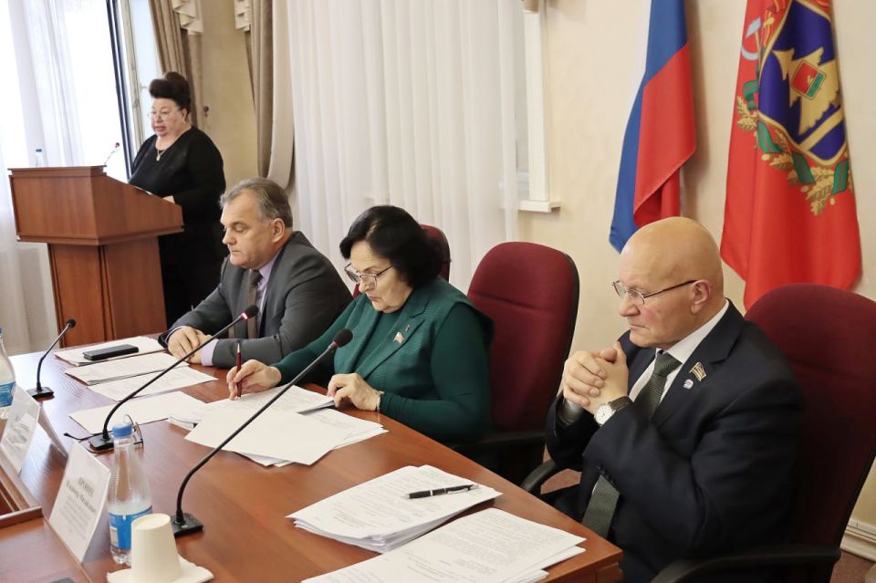 Финансирование сферы образования, науки, культуры и СМИ поддержали на заседании комитета под руководством Людмилы Журавлевой!