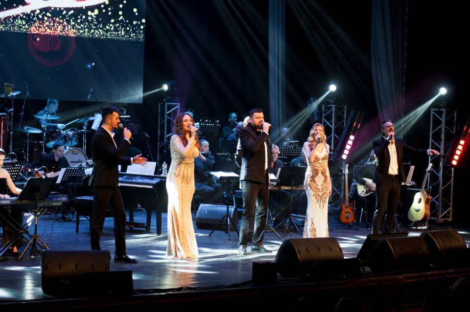 Вчера на сцене концертного зала «Дружба» ПО МНОГОЧИСЛЕННЫМ ПРОСЬБАМ ЗРИТЕЛЕЙ состоялся повтор программы «Как упоительны в России вечера»