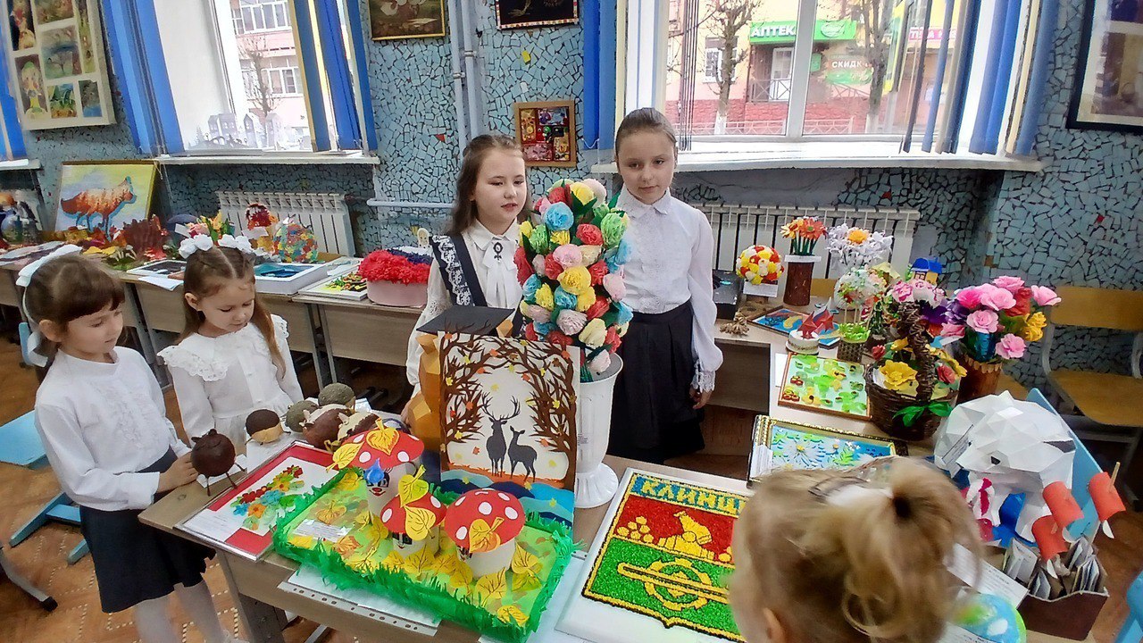 В Центре детского творчества завершилась муниципальная выставка «Бумажная Вселенная» среди обучающихся и педагогических работников образовательных организаций