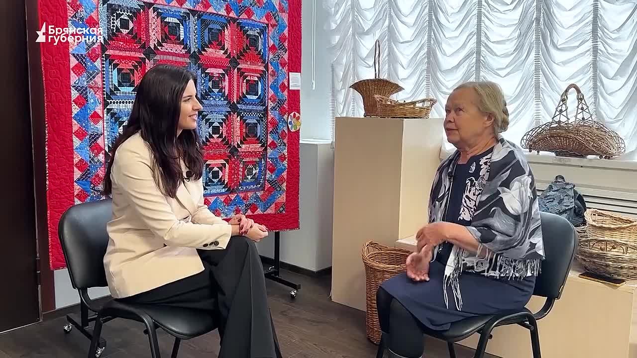 Ей всего 11 лет, но она уже играет на балалайке, гуслях, фортепиано, а ещё танцует и поёт в фольклорной студии «Семеюшка»