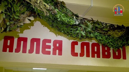 Заместитель Губернатора Брянской области Виталий Свинцов посетил Центральную детскую библиотеку им. М. Горького. Учреждение перешагнуло вековой рубеж