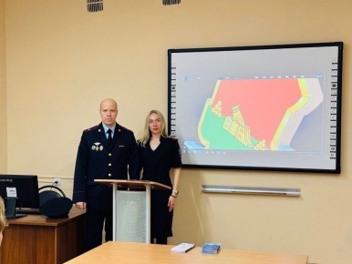 Брянские полицейские провели профориентационную встречу со студентами