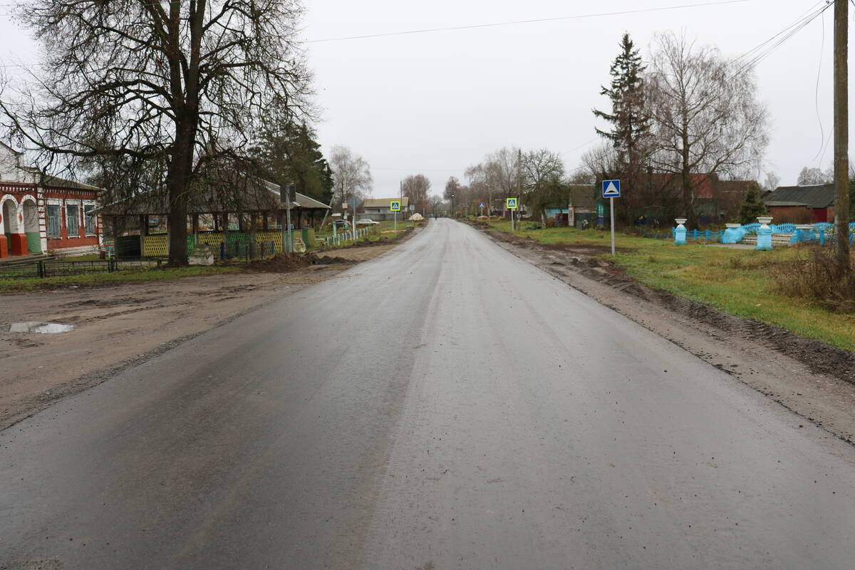 В Стародубском округе отремонтировали участок автодороги «Стародуб-Нижнее-Шкрябино-Мадеевка»