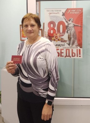 Людмила Фёдоровна Слонская из Погарского района получила почётное звание «Ветеран труда Брянской области» за свою долгую и добросовестную работу в сфере здравоохранения