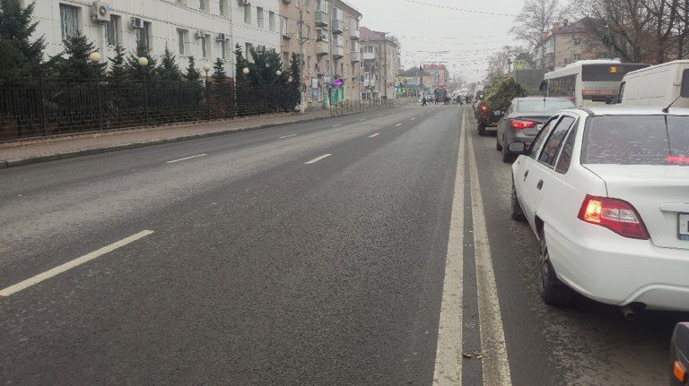 В Брянске на улице Никитина ведётся укладка асфальта и установка светофоров